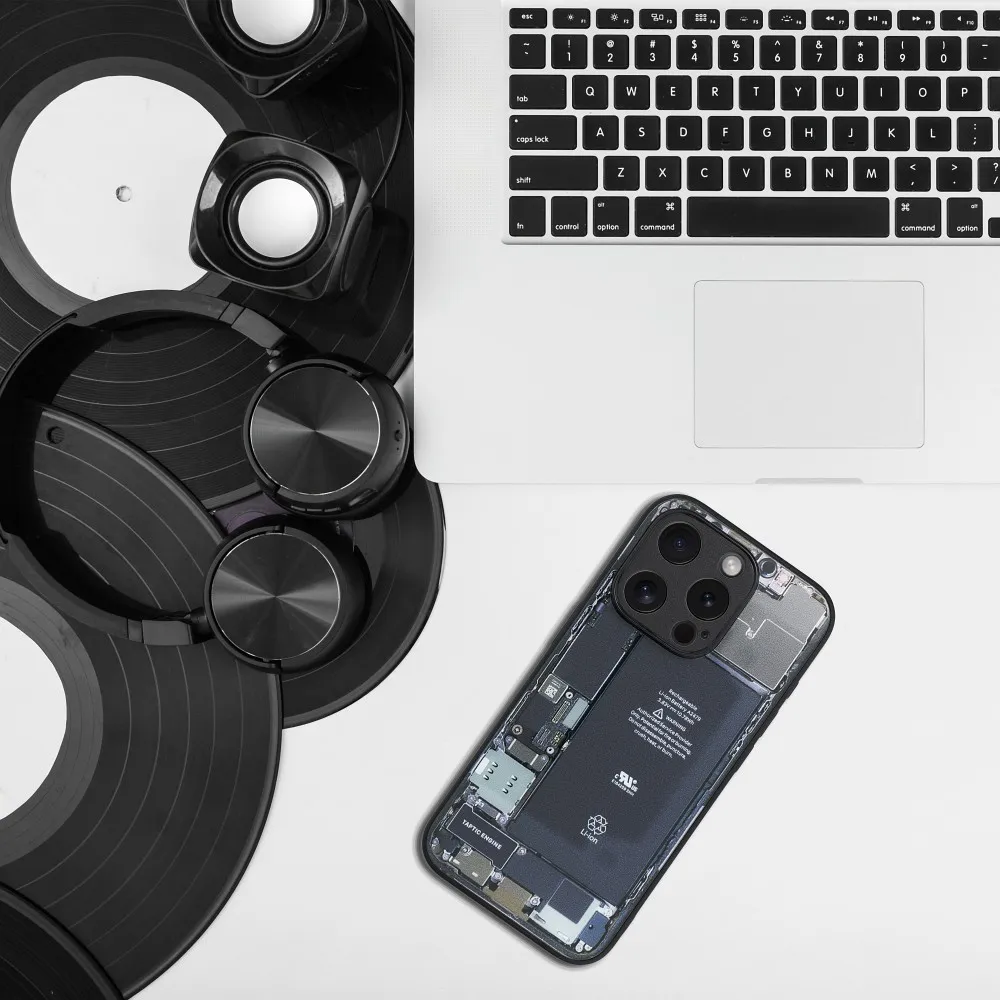 TECH case for iPhone 15 design 2 - Image 5