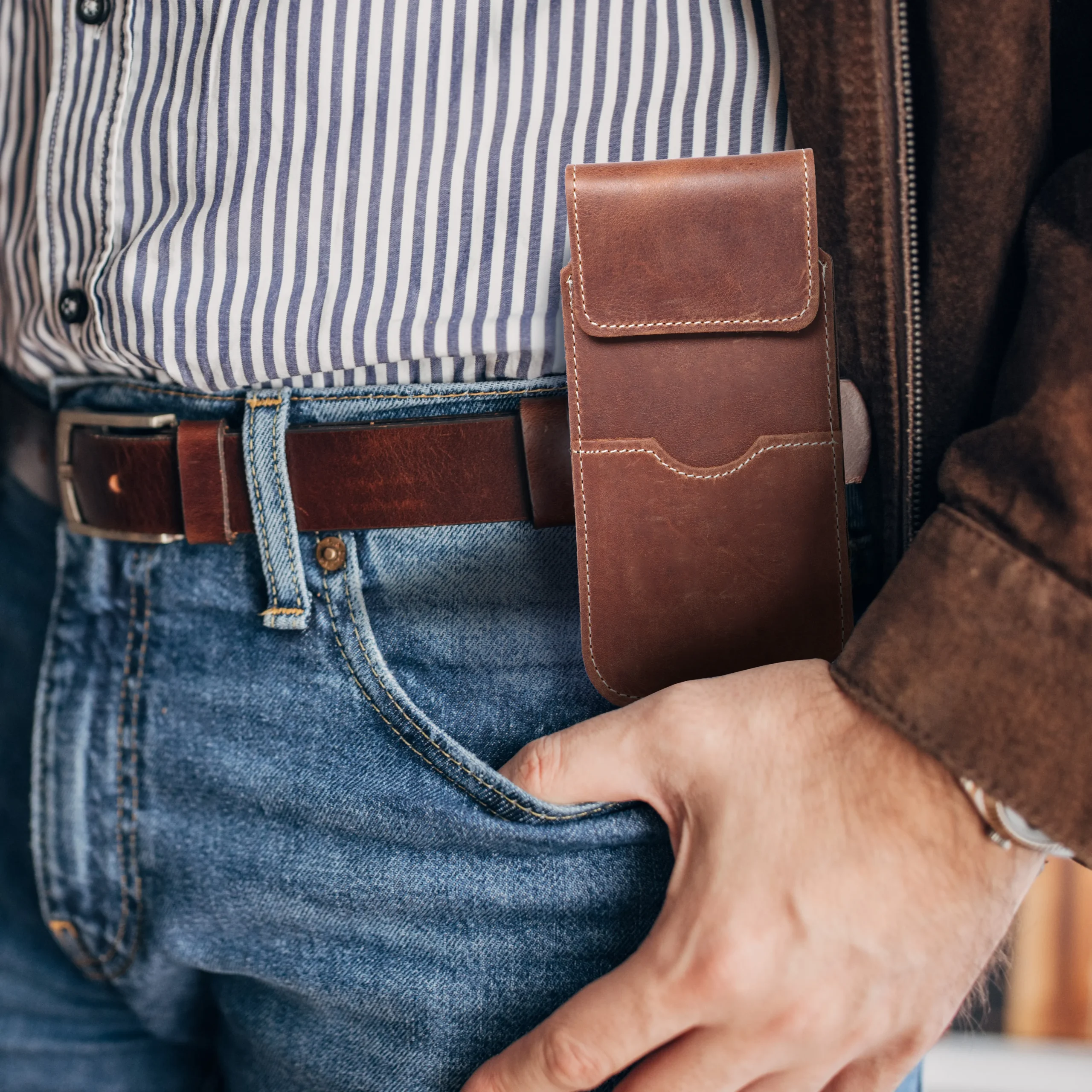 ROYAL Crazy Horse - Leather universal flap pocket / brown - Size 3XL - HUAWEI MATE 20X - Image 4