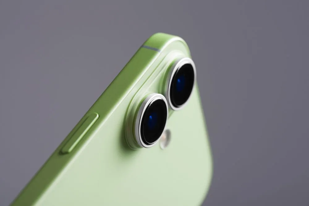 Tempered Glass Camera Lens for iPhone 17 Forcell Premium light green - Image 5